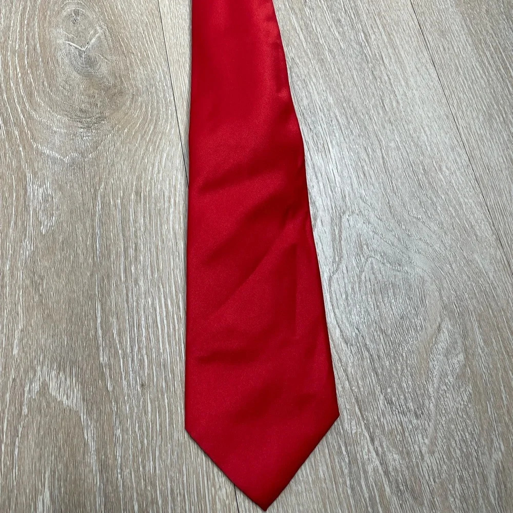Mens red tie